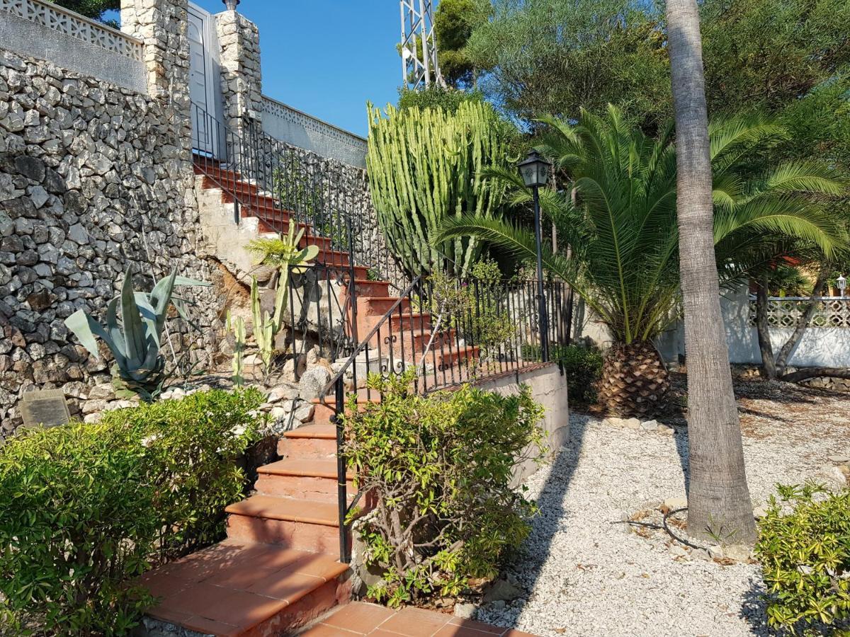 Neu Renovierte Villa Mit Privatem Pool Fusslaeufig Zum Meer ベニッサ エクステリア 写真