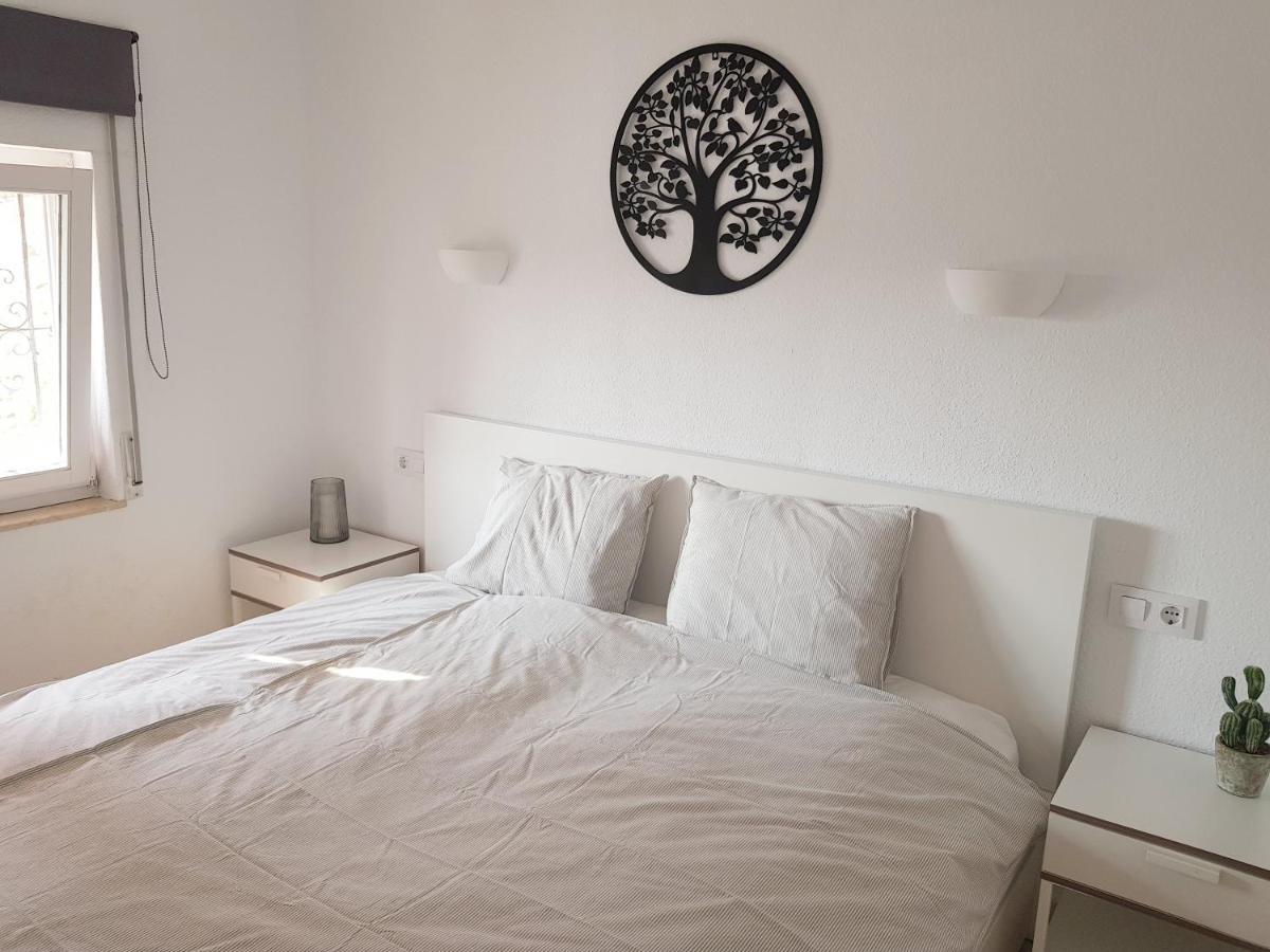 Neu Renovierte Villa Mit Privatem Pool Fusslaeufig Zum Meer ベニッサ エクステリア 写真